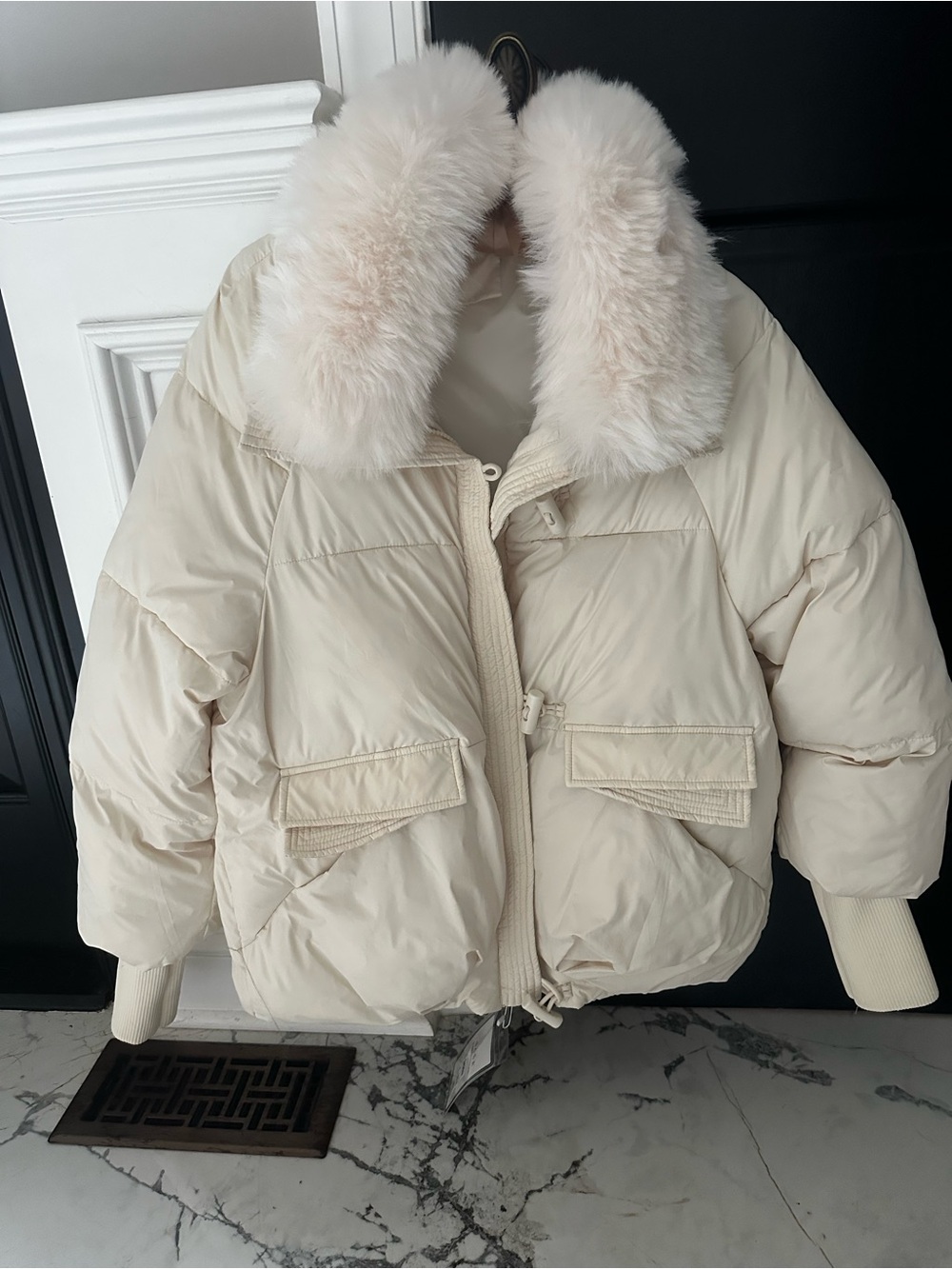 Cream Puffy Jacket with Faux Fur Collar - Women